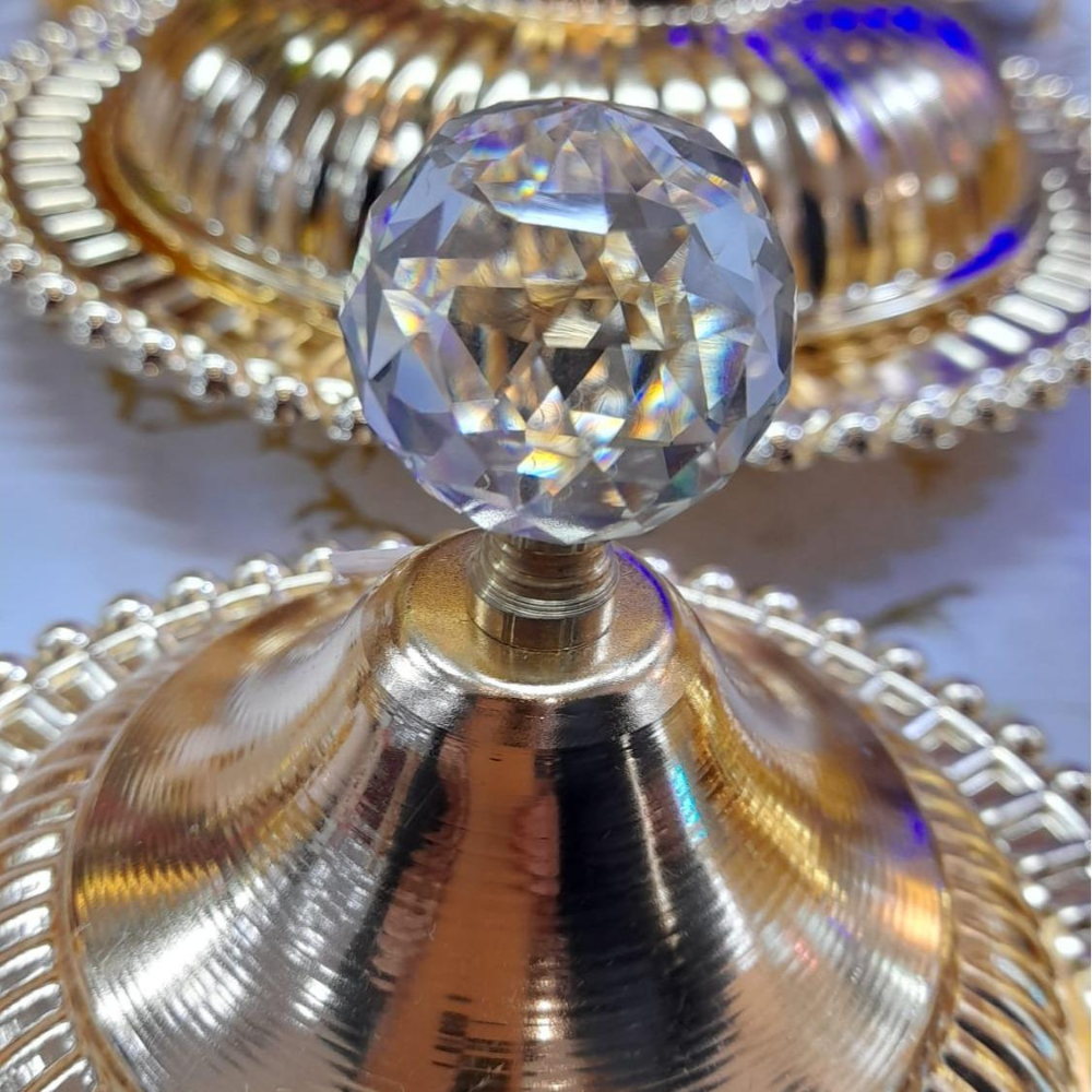 Set of 3 Moroccan-style stainless steel serving dishes with one cover made of breakfast ceramics.