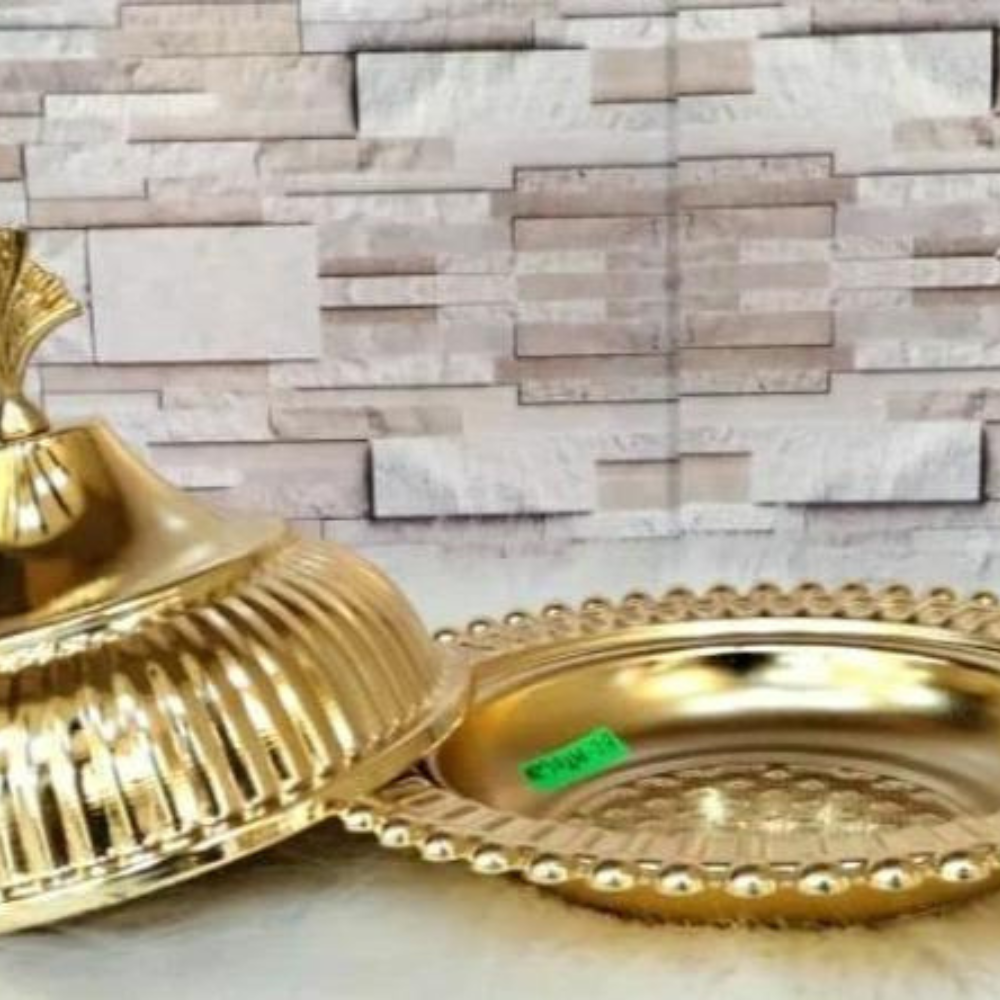 Set of 3 Moroccan-style stainless steel serving dishes with one cover made of breakfast ceramics.