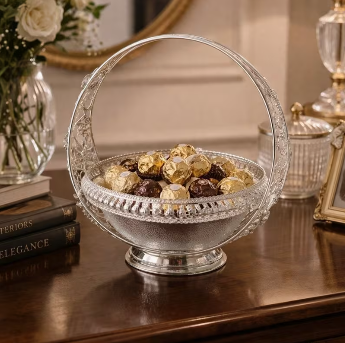 18cm Decorative Fruit Bowl with Glass Insert & Metal Handle – Luxury Serving Basket