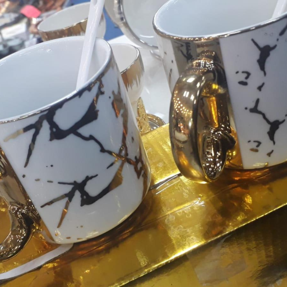 Set of 6 ceramic coffee/tea mugs with plastic white spoon